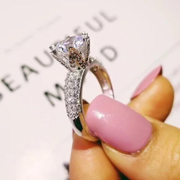 NEW 2CT 925 STERLING SILVER PRINCESS CUT ENGAGEMENT RING, CUTE RING, SHINY RING. - Picture 4 of 6